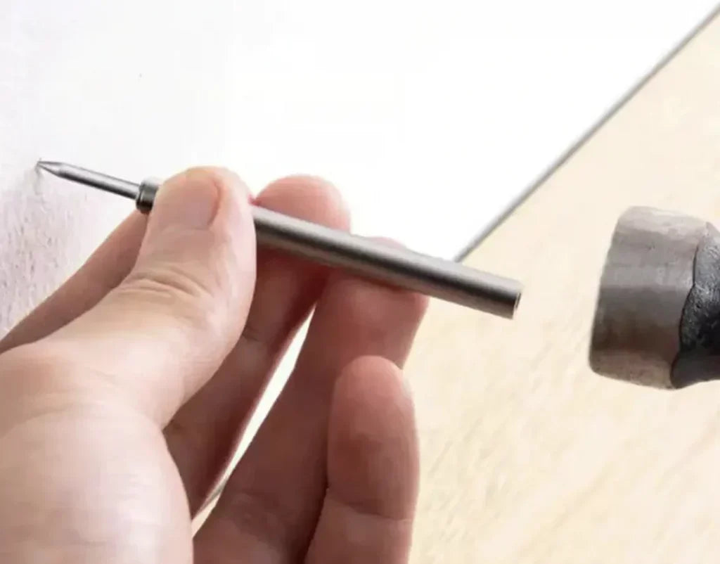 DoubleNail™ – Dubbelriktad spik för stabil och osynlig montering